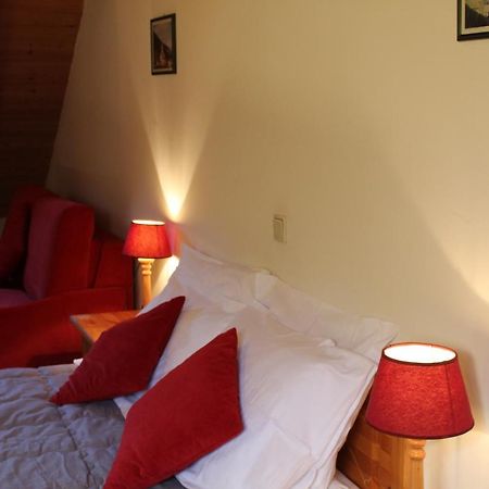Residenze Sonnenschein Casa Rossa Aparthotel Villabassa Bagian luar foto