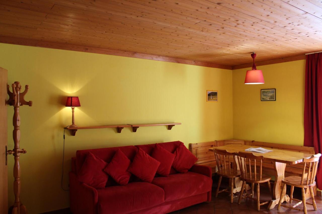 Residenze Sonnenschein Casa Rossa Aparthotel Villabassa Bagian luar foto